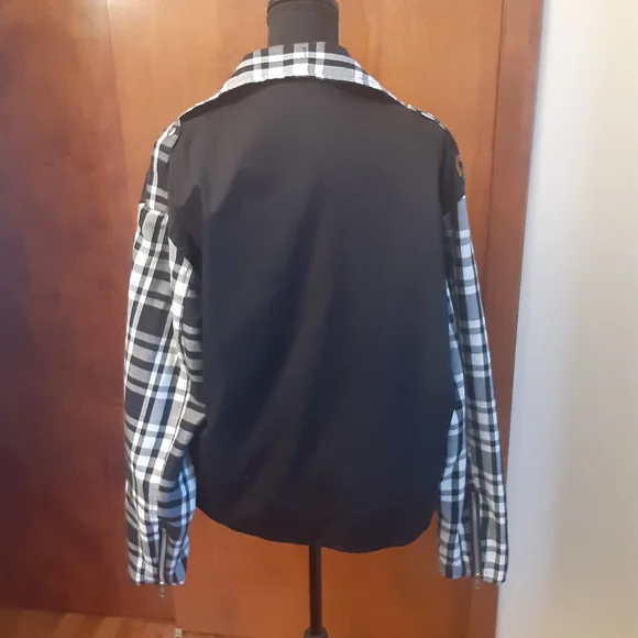 SOLD  on Mercari  Vintage Plaid Sleeved Jacket - Picture 6 of 8